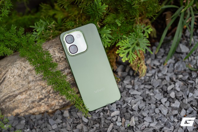 Tr&ecirc;n tay vivo V80 Lite 5G: Pin &ldquo;khủng&rdquo; 10.000 mAh nhưng th&acirc;n m&aacute;y vẫn đẹp, gọn g&agrave;ng hơn tưởng tượng- Ảnh 14.