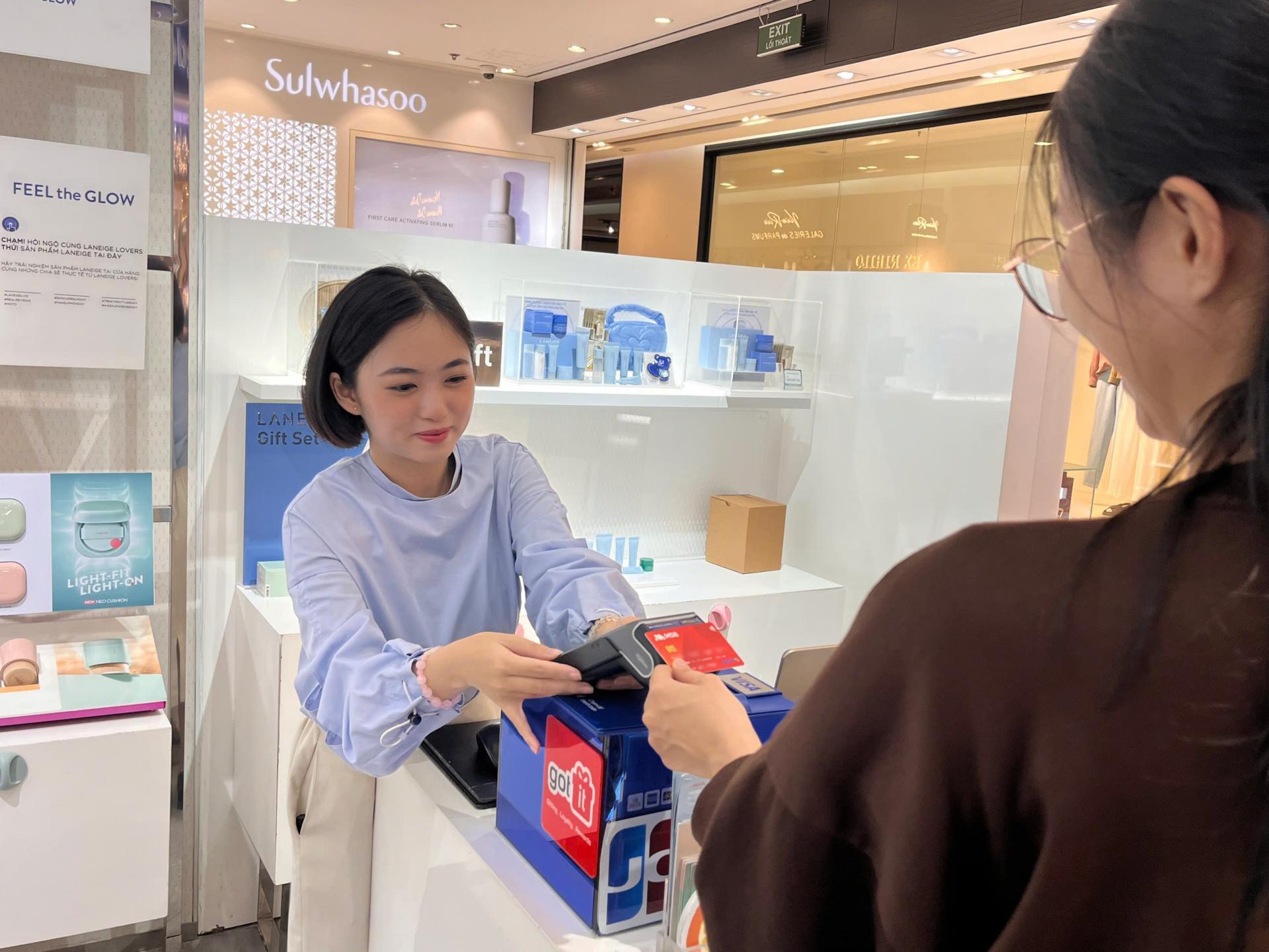 NAPAS, Mastercard, Payoo tầm soát ung thư cho phụ nữ dân tộc thiểu số - Ảnh 3. NAPAS, Mastercard, Payoo tầm soát ung thư cho phụ nữ dân tộc thiểu số - Ảnh 3.