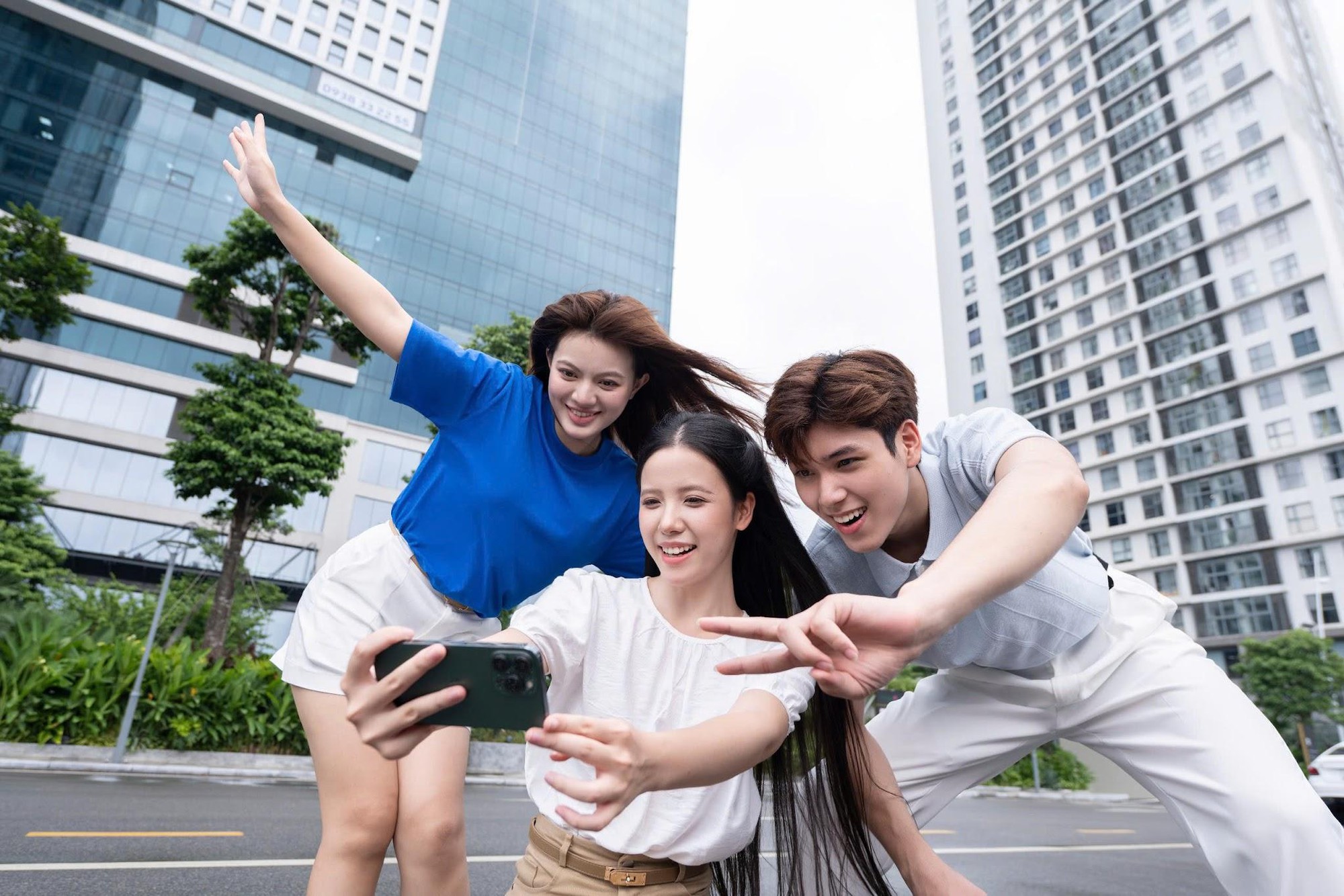 &rlm;Từ g&oacute;i cước đến ph&ograve;ng chờ thương gia: trả trước kh&ocirc;ng chỉ l&agrave; nghe gọi&rlm; - Ảnh 1.