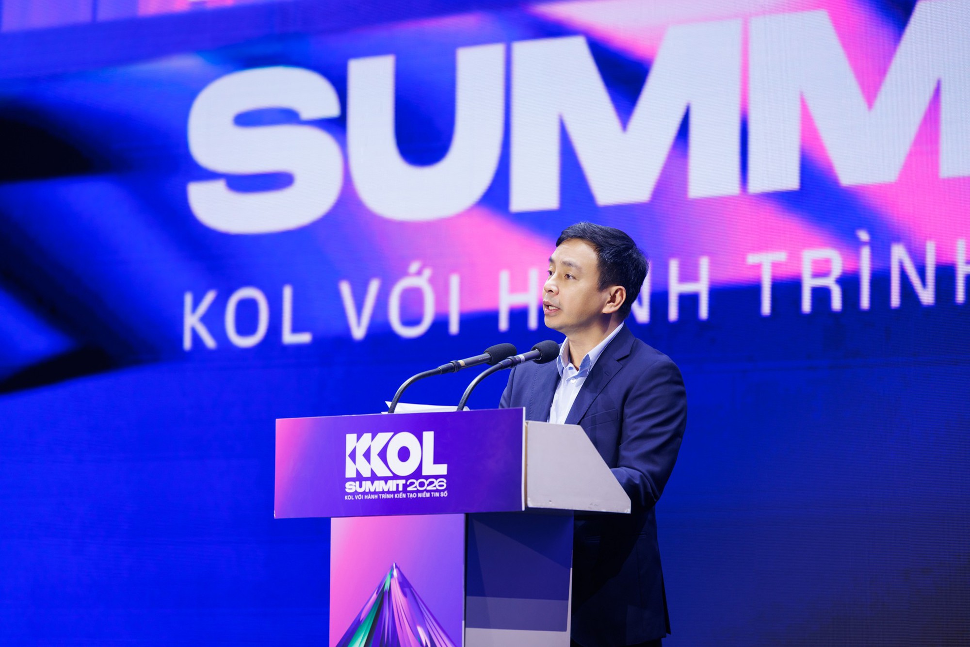 KOL Summit 2026: 34 CLB Niềm tin số v&agrave; 1.500 kh&aacute;ch mời k&yacute; cam kết đồng h&agrave;nh kiến tạo niềm tin số - Ảnh 16.