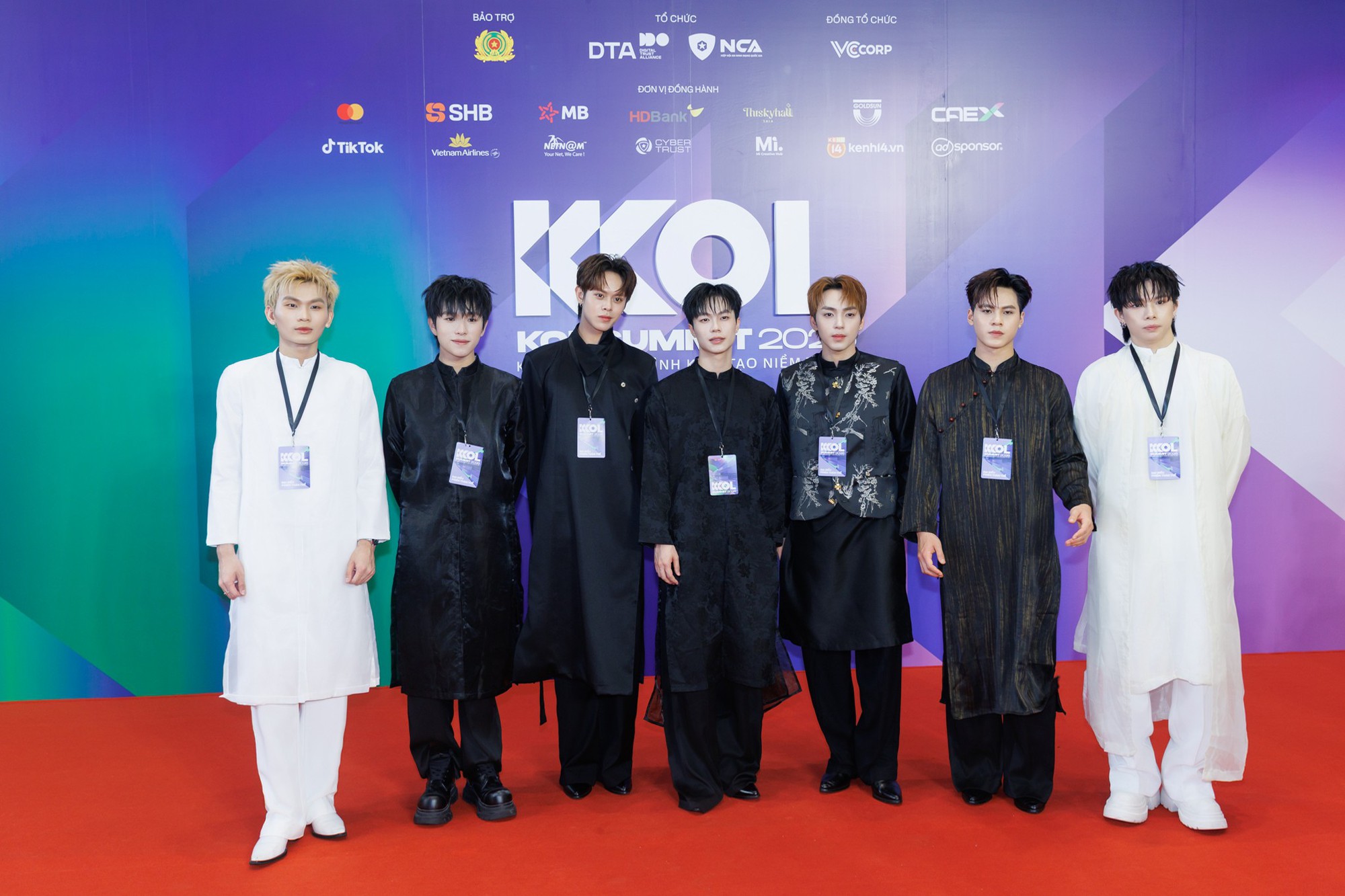 KOL Summit 2026: 34 CLB Niềm tin số v&agrave; 1.500 kh&aacute;ch mời k&yacute; cam kết đồng h&agrave;nh kiến tạo niềm tin số - Ảnh 19.