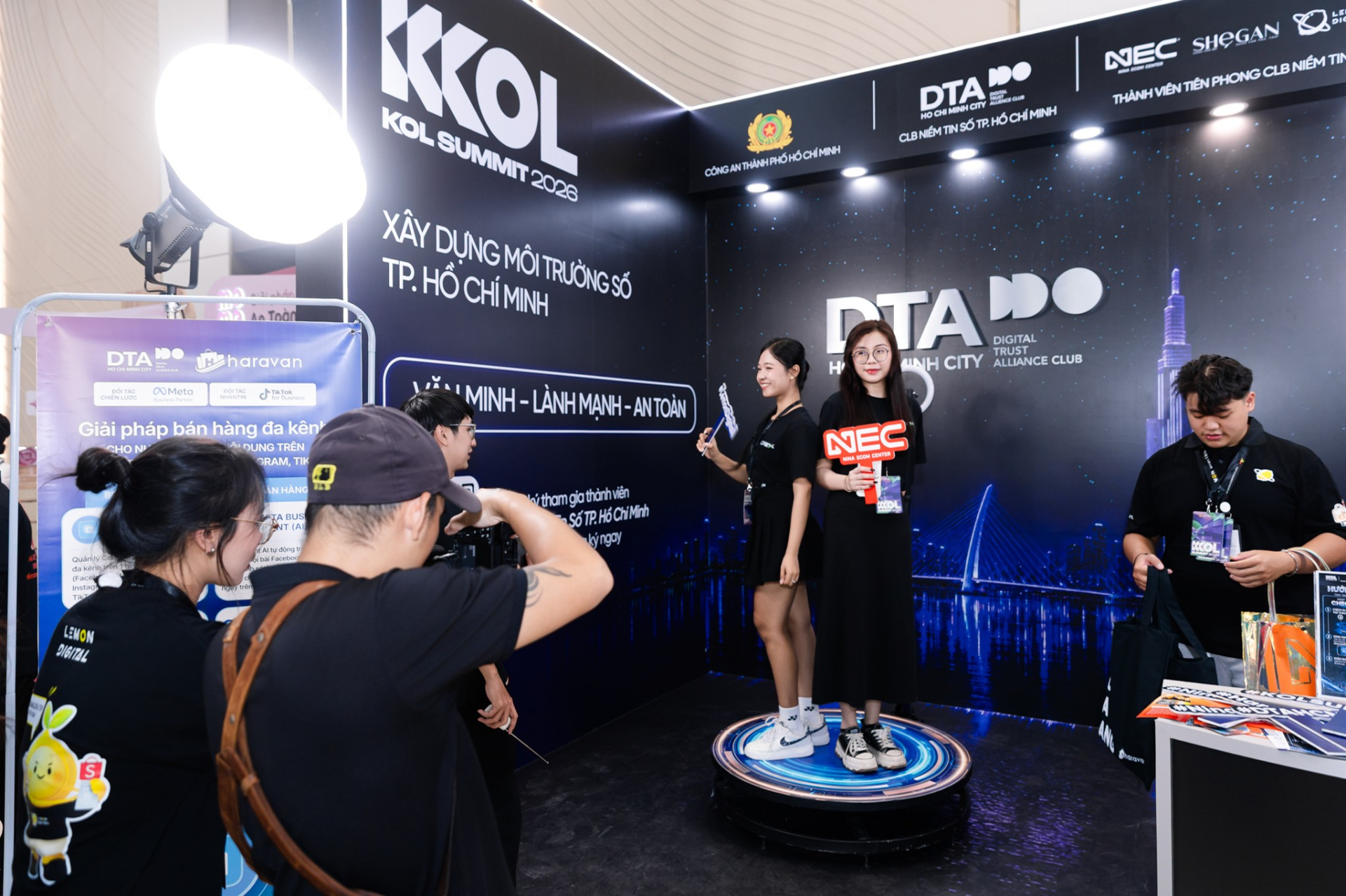 KOL Summit 2026: Loạt hoạt động trải nghiệm hấp dẫn diễn ra xuy&ecirc;n suốt sự kiện- Ảnh 12.