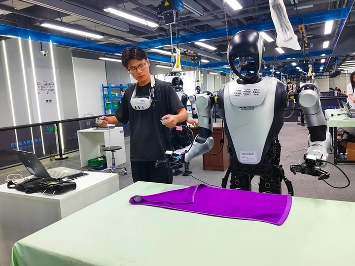 Bên trong 'trường học' robot lớn nhất Trung Quốc - Ảnh 1.