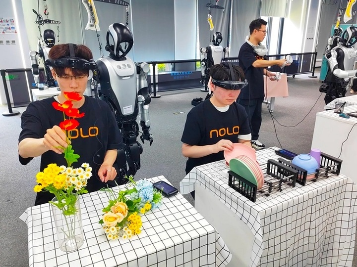 Bên trong 'trường học' robot lớn nhất Trung Quốc - Ảnh 2.