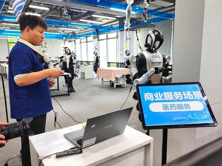 Bên trong 'trường học' robot lớn nhất Trung Quốc - Ảnh 3.
