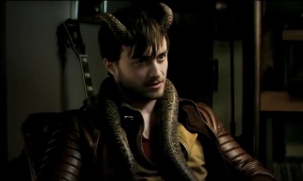 Harry Potter hóa thân thành quỷ 2 sừng trong trailer phim mới.