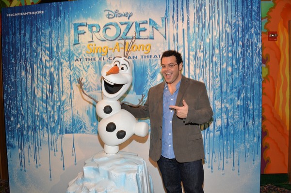 Josh Gad lồng tiếng cho Olaf trong Frozen cũng bất bình vì Thor hóa gái