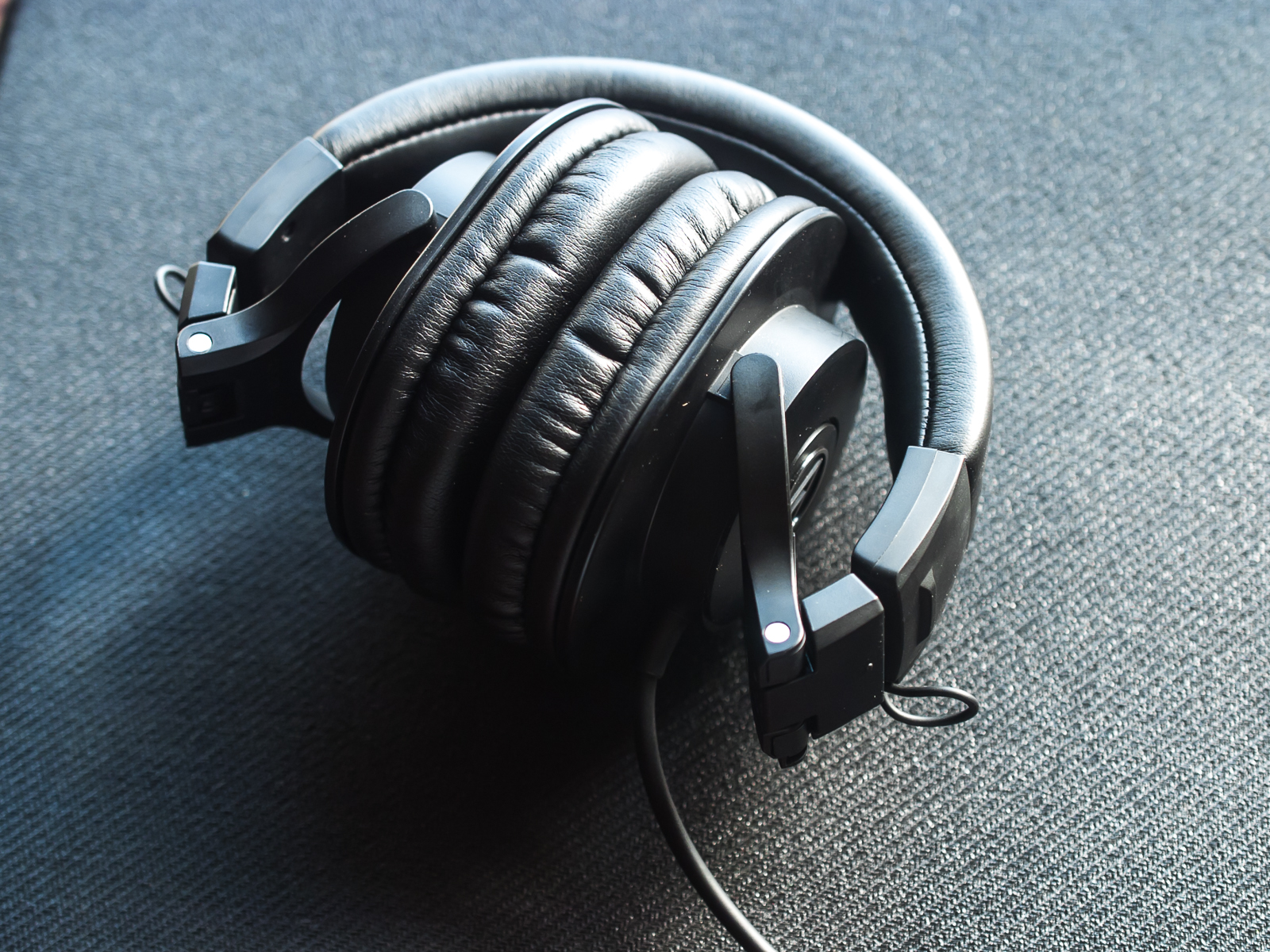 Đánh giá Audio Technica M30X, tốt từ thiết kế tới chất âm