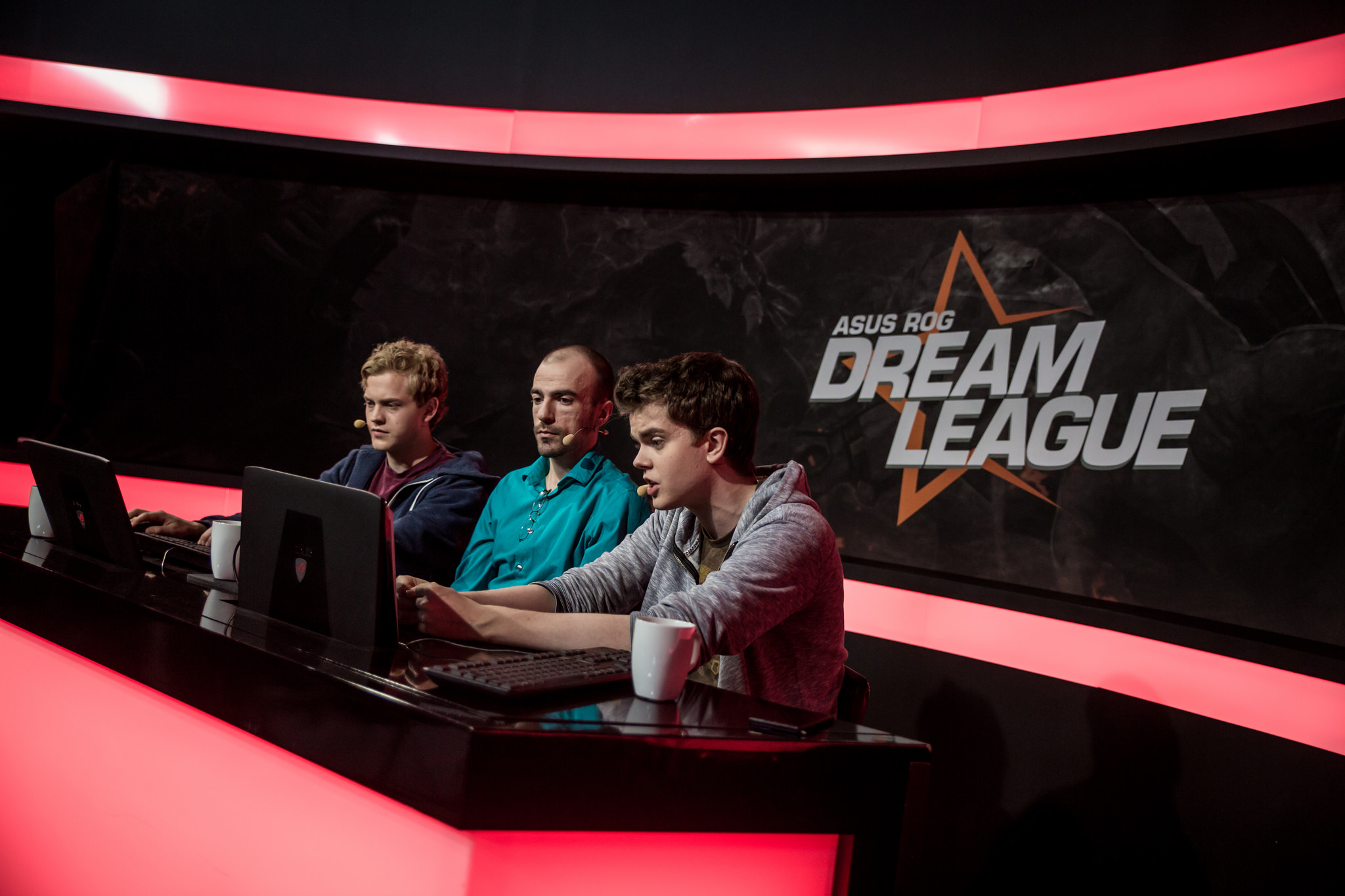 Caster DOTA 2 nổi tiếng Được bình luận ở The International là một giấc mơ