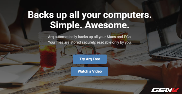 Trước tiên bạn hãy truy cập vào địa chỉ này và nhấn vào Try Arq Free để tải về bản dùng thử của Arq 5. 
