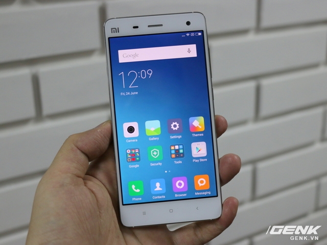 Phiên bản Xiaomi Mi 4 phân phối chính hãng tại Việt Nam có sẵn Google Play Store