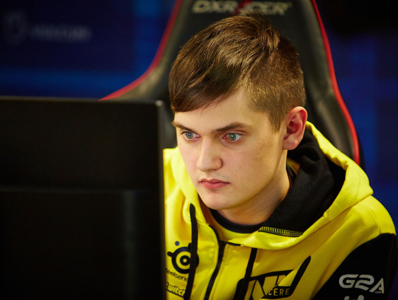 DOTA 2: AxMo bị kick khỏi Na`Vi – Dấu lặng cho fan thợ nhuộm