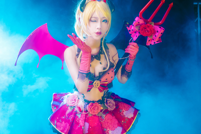 Lạ Mắt Với Cosplay Nữ Tiểu Quỷ Love Live Cực Xinh đẹp