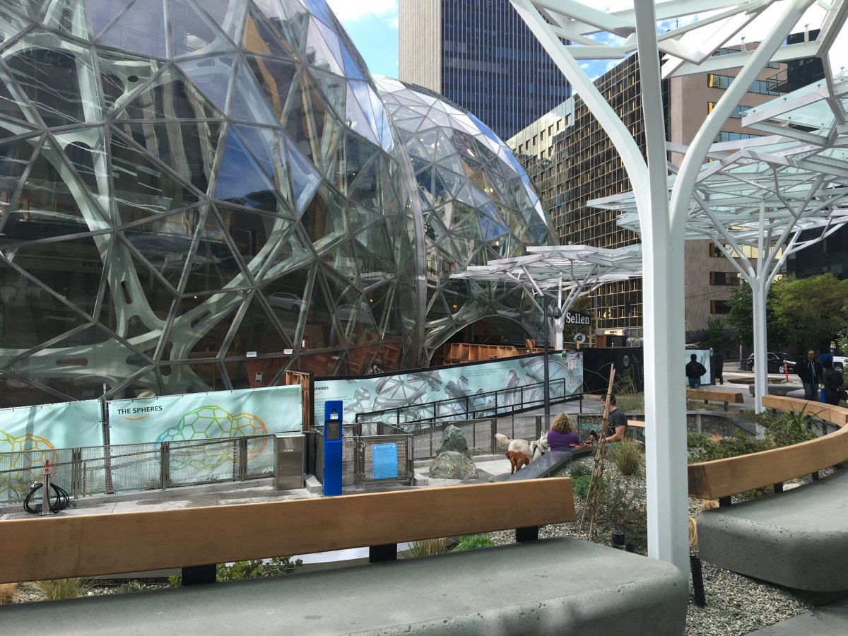 Tới thăm trụ sở cực kỳ hoành tráng của Amazon, thiết kế toàn kính, cửa ...