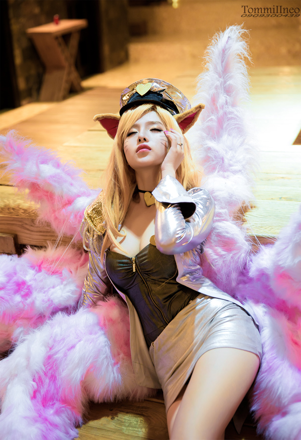 
Hình ảnh Mitu Kat trong bộ ảnh cosplay về nữ tướng Ahri trong Liên Minh Huyền Thoại
