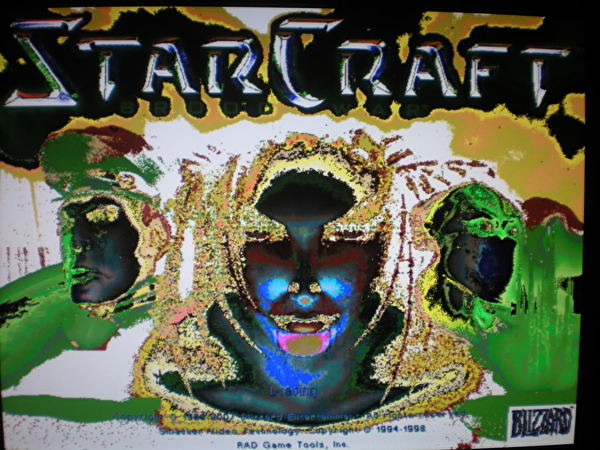 
Lỗi bị nhòe hình hay xuất hiện trong StarCraft: Brood War khi bạn đang chơi mà thoát (Alt-Tab) ra ngoài màn hình khác

