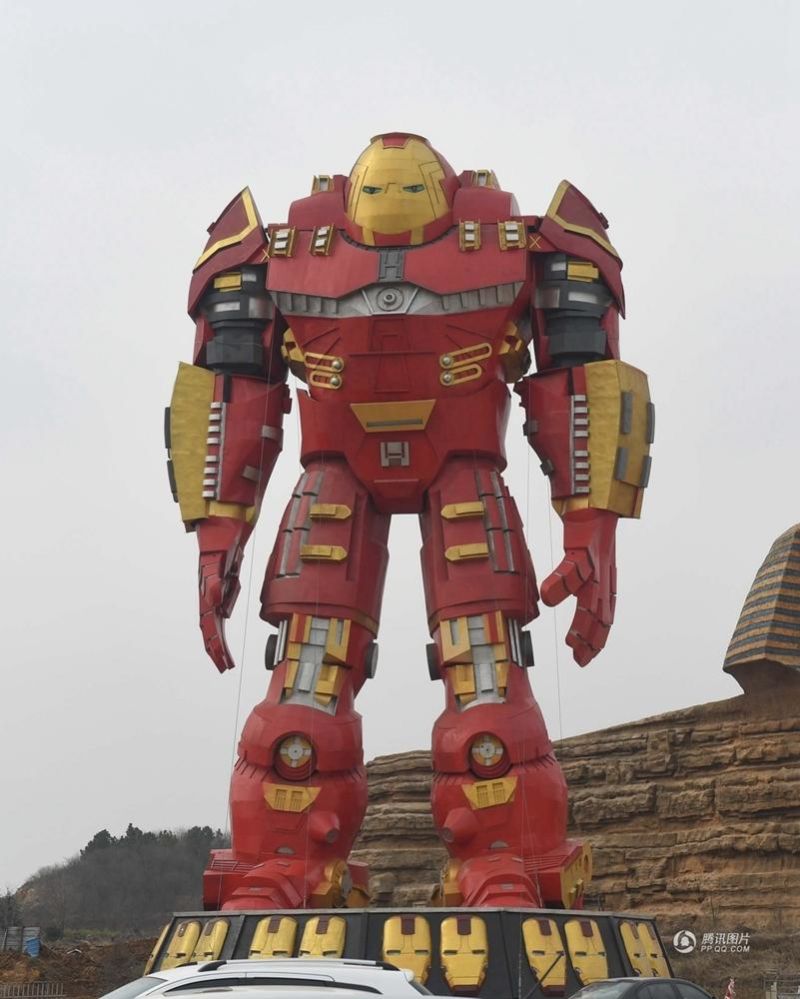 Mô hình Iron Man khổng lồ gây bão mạng xã hội