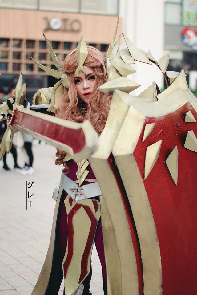 
Phương Anh Miho và hình ảnh cosplay Leona.
