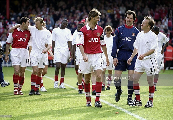 
Tony Adams - đội trưởng của một Arsenal lẫy lừng ngày nào.
