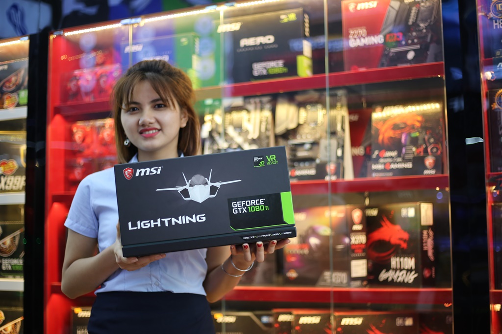 Chiêm ngưỡng card đồ họa MSI GeForce GTX 1080 Ti Lightning Z: sức mạnh của  tia chớp với 3 chân 8-pin