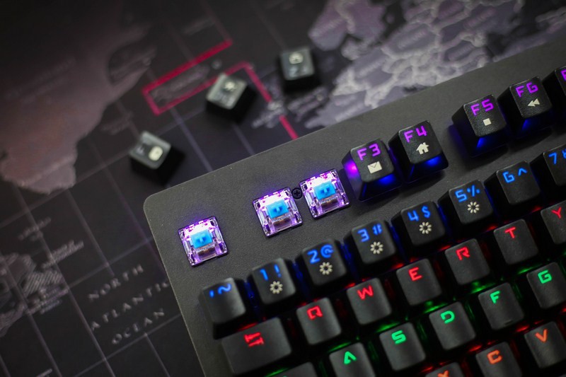 
Khi lột keycap của Eblue EKM757.
