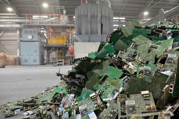 Mitsubishi đi đầu trong lĩnh vực tái chế rác thải điện tử