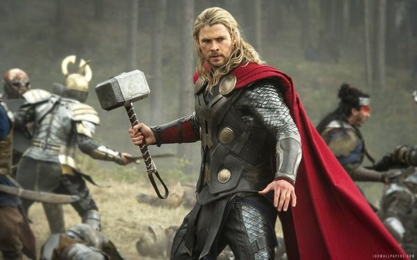 
Hình ảnh Thần Sấm Thor quen thuộc với chiếc búa Mjolnir
