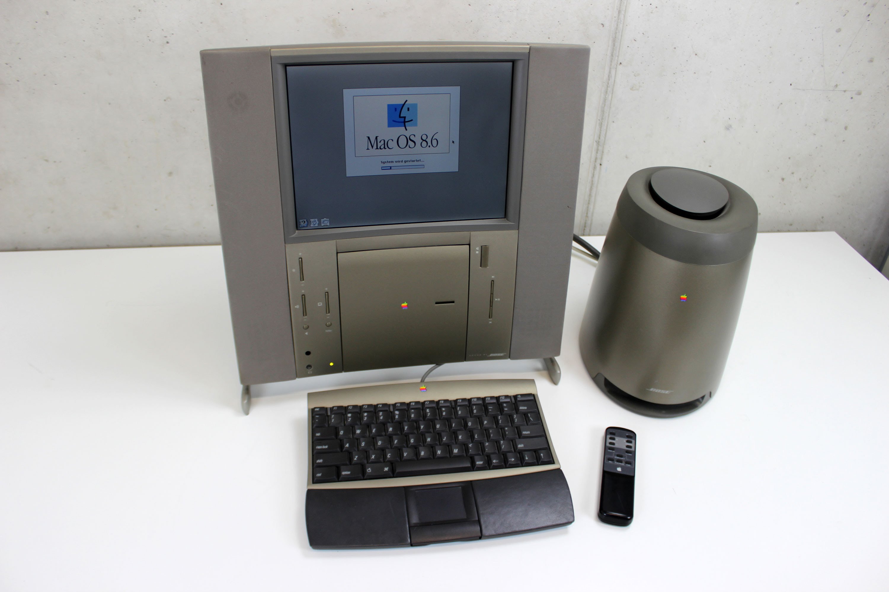 Mac 20. Apple 20th Anniversary Macintosh. Apple Twentieth Anniversary Mac (tam). 1997 Год. 20th Anniversary Macintosh 1997. Twentieth Anniversary Macintosh.