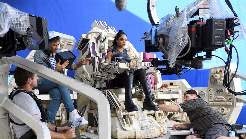 Thor Ragnarok Photo Booth 11 điều thú vị có thể bạn chưa biết về bom tấn Thor: Ragnarok