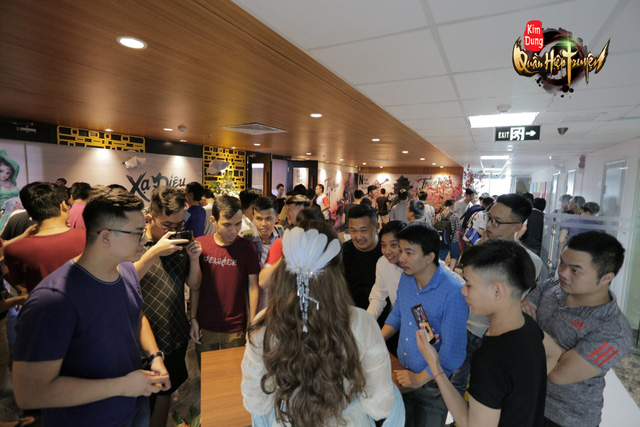 Buổi Offline Kim Dung Quần Hiệp Truyện tại Hà Nội thu hút hàng trăm game thủ đến tham dự