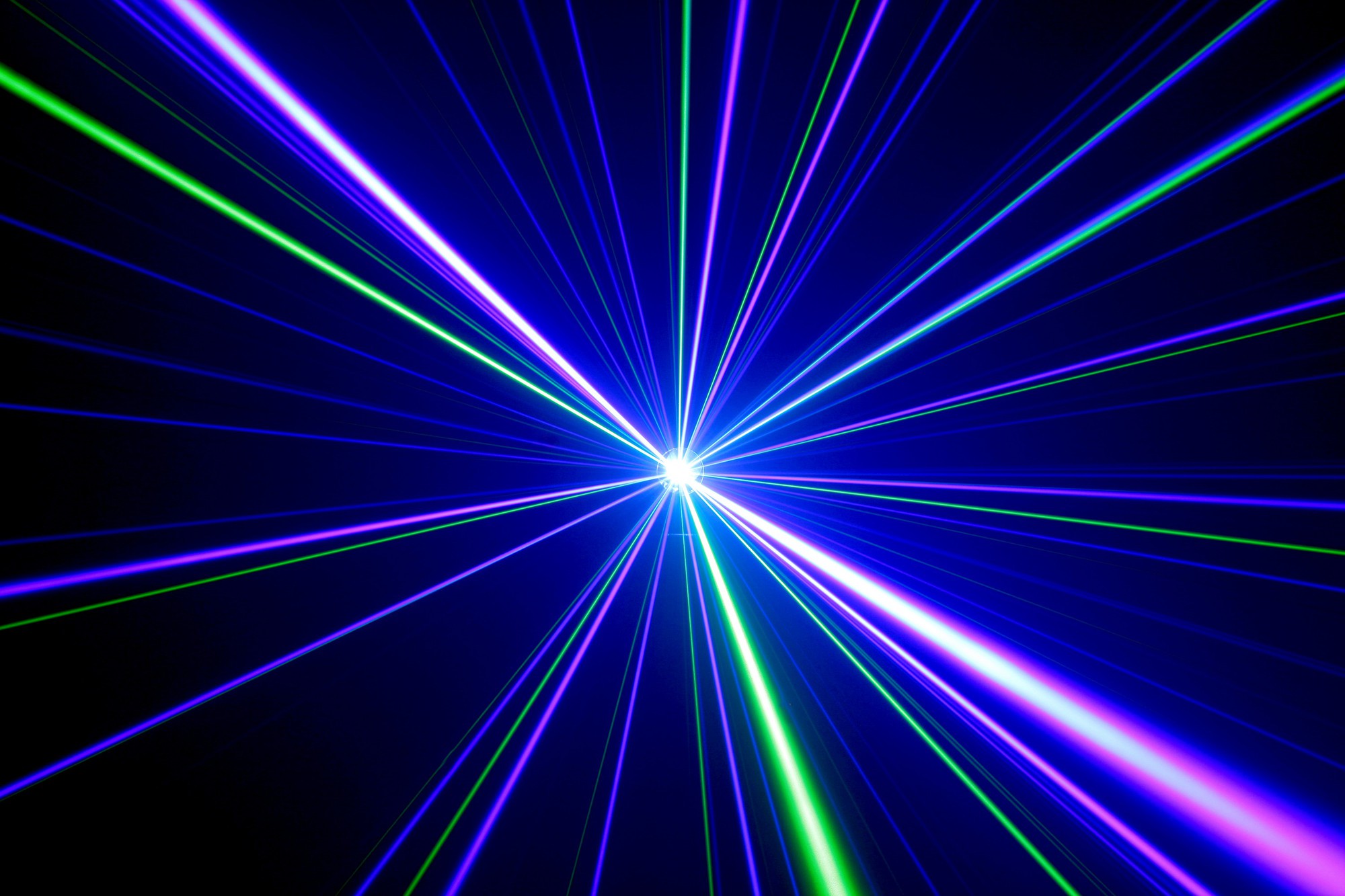 google-s-d-ng-tia-laser-thay-th-c-p-quang-t-c-l-n-t-i-20gbps