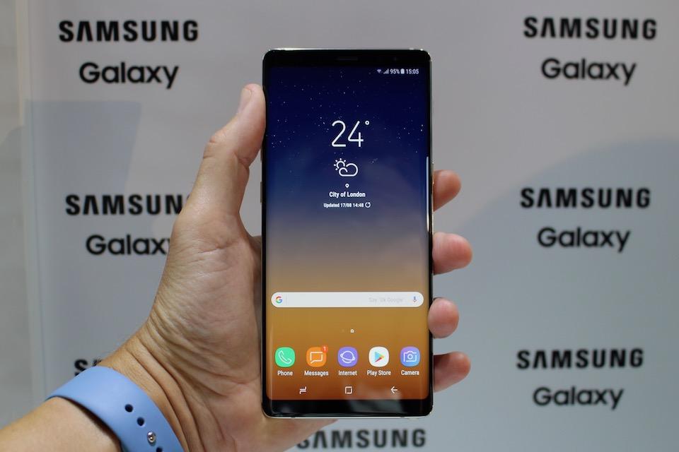 Galaxy Note8 là chiếc điện thoại cho cảm giác cầm nắm thoải mái nhất từ ...