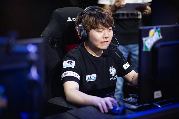 LMHT: ESPN xếp hạng những tuyển thủ đường giữa đáng chú ý nhất tại CKTG 2018 - Ảnh 2. LMHT: ESPN xếp hạng những tuyển thủ đường giữa đáng chú ý nhất tại CKTG 2018 - Ảnh 2.