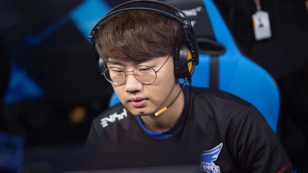 LMHT: ESPN xếp hạng những tuyển thủ đường giữa đáng chú ý nhất tại CKTG 2018 - Ảnh 3. LMHT: ESPN xếp hạng những tuyển thủ đường giữa đáng chú ý nhất tại CKTG 2018 - Ảnh 3.