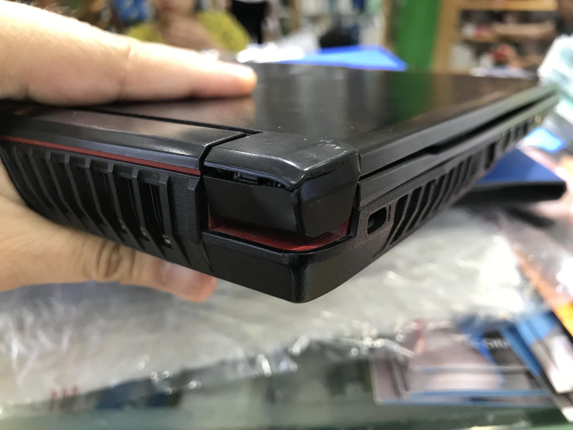 Sau cơn bão bản lề MSI Việt Nam quyết định sửa laptop miễn phí cho game thủ gặp lỗi này - Ảnh 1.