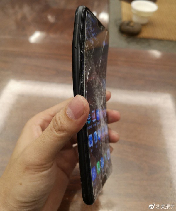 Chuyện thật khó tin: Huawei P20 vẫn sống sót, mở khóa gương mặt, vào mạng trơn tru sau khi rơi từ độ cao 50 mét - Ảnh 4.