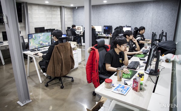 Gạt qua nỗi buồn ở CKTG 2018, Gen.G eSports ra mắt Gaming House hoành tráng giữa lòng Seoul - Ảnh 8.