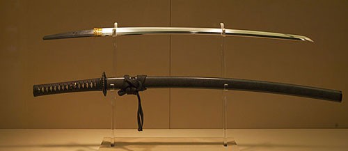 3 thanh kiếm huyền thoại vừa lạ vừa quen trong lịch sử Nhật Bản - Ảnh 3.