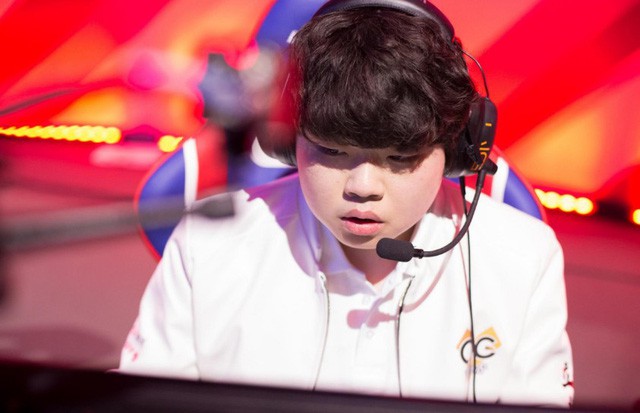 LMHT: Lác mắt với trận đấu full 6 thành viên mới SKT T1, Clid gánh team cực ghê trong khi Faker chỉ farm và feed - Ảnh 3.