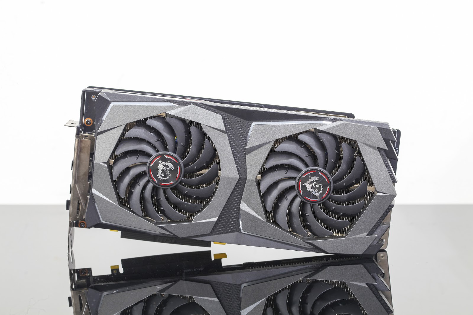 Đánh giá nhanh MSI GeForce RTX 2070 Gaming Z: Diện mạo mới, sức mạnh vẫn là huyền thoại - Ảnh 3. Đánh giá nhanh MSI GeForce RTX 2070 Gaming Z: Diện mạo mới, sức mạnh vẫn là huyền thoại - Ảnh 3.