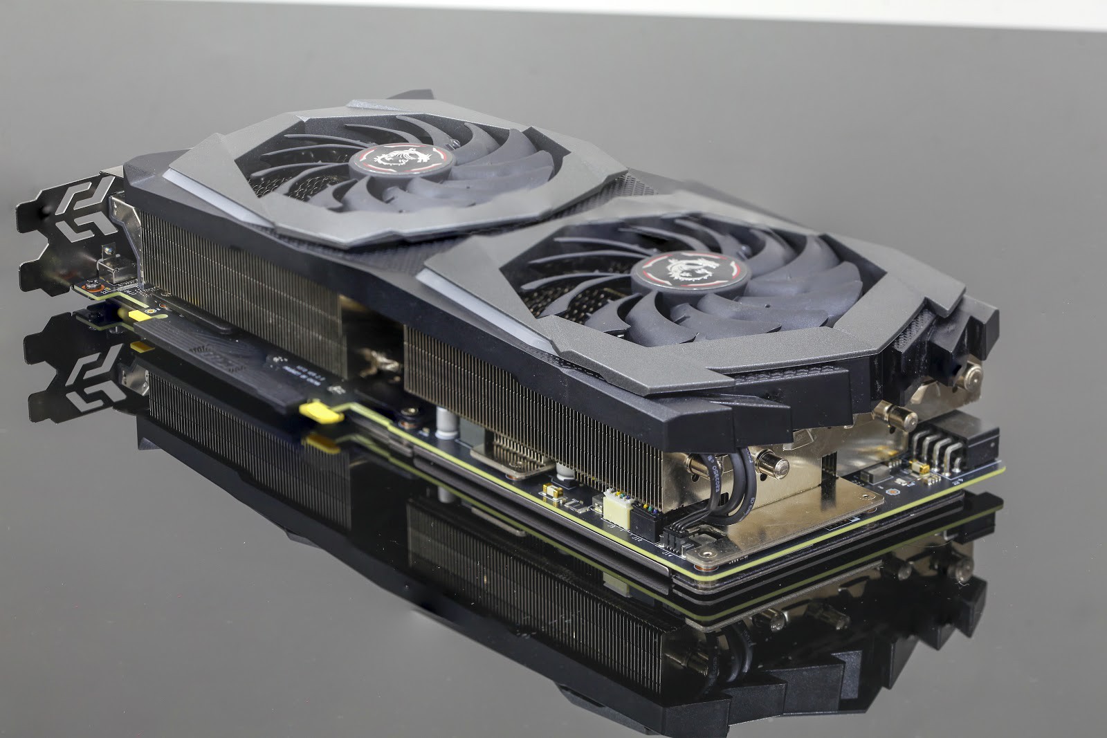 Đánh giá nhanh MSI GeForce RTX 2070 Gaming Z: Diện mạo mới, sức mạnh vẫn là huyền thoại - Ảnh 5. Đánh giá nhanh MSI GeForce RTX 2070 Gaming Z: Diện mạo mới, sức mạnh vẫn là huyền thoại - Ảnh 5.