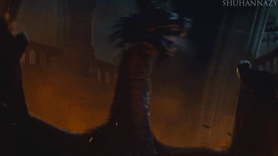 Hình ảnh con rồng đại phá hoại trong phim Maleficent (2014).