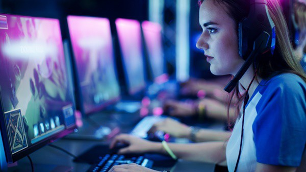 Game Thủ Chuyên Nghiệp Sau Khi Giải Nghệ: Người Tiếp Tục Gắn Bó Với Gaming,  Kẻ Vất Vả Tìm Kiếm Công Việc Mới