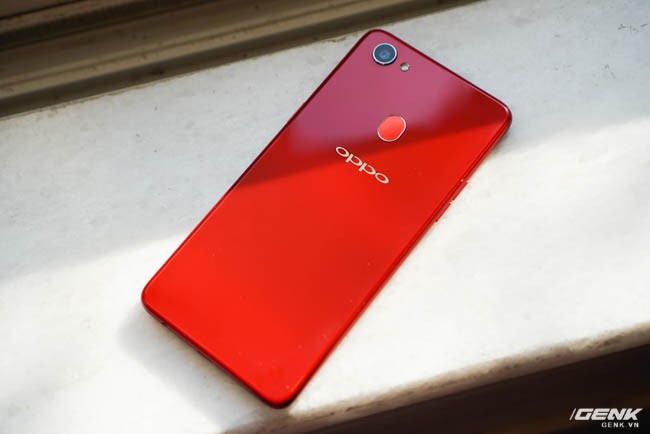 Oppo F7 chính thức ra mắt tại Việt Nam: màn hình tai thỏ, camera selfie AI 25 MP, mặt lưng phủ gương, giá lên kệ 7,99 triệu đồng - Ảnh 3.
