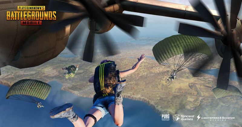 Hình ảnh loading screen ấn tượng của PUBG hoặc cảnh nhảy dù đông người