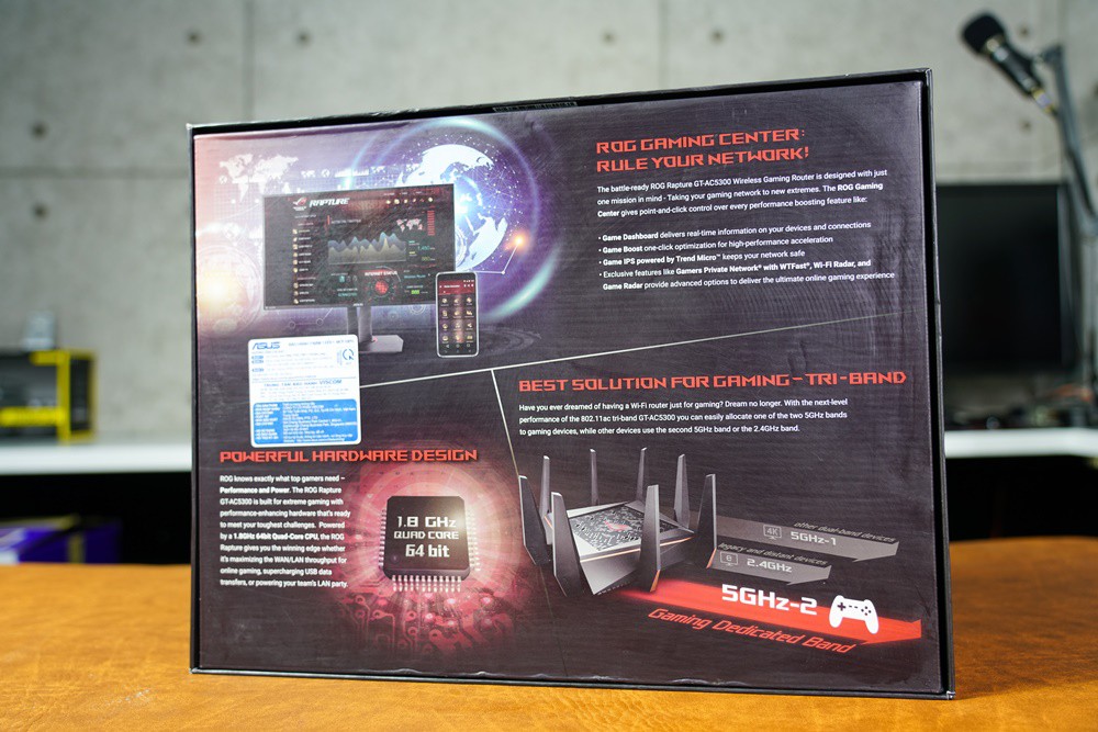  Mặt sau là giới thiệu cấu hình cũng như những tính năng đặc biệt của Rapture GT-AC5300 . 