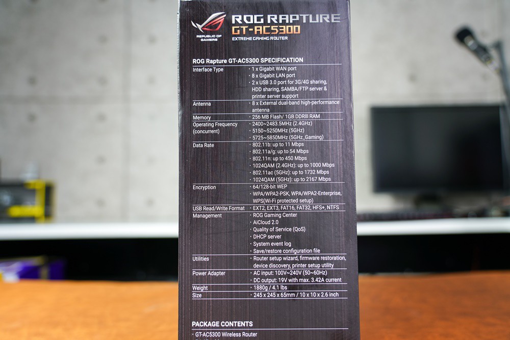  Bên cạnh là chi tiết cấu hình của thiết bị. 