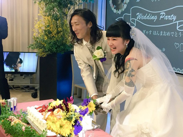 Một đám cưới tại Nhật Bản trong đó cô dâu chú rể đều là game thủ được trực tiếp trên Twitch