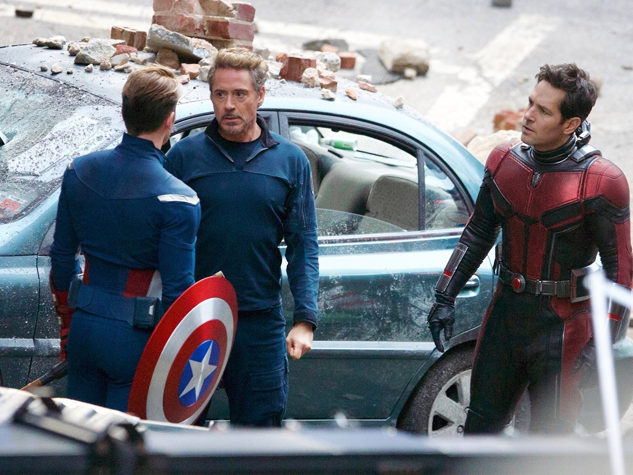 Avengers 4: Cuối cùng thì Avengers đã trở lại, sẵn sàng đương đầu với một thế giới mới khó lường. Với sự góp mặt của các nhân vật yêu thích như Iron Man, Captain America và Black Widow, bộ phim hứa hẹn đem lại cho người xem một trải nghiệm hoành tráng và đầy kịch tính.