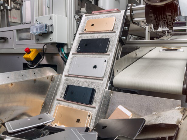 Cùng chiêm ngưỡng robot tái chế mới của Apple với khả năng tháo rời 200 chiếc iPhone trong 1 giờ - Ảnh 3.